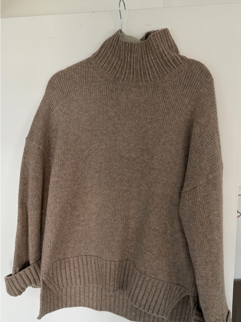 Abercrombie & Fit Oversized Turtleneck Sweater - Picture 2 of 4